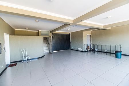 Casa de condomínio à venda com 695m², 5 quartos e 6 vagas Casa de condomínio à venda com 695m², 5 quartos e 6 vagasÁrea comum - Salão de festas