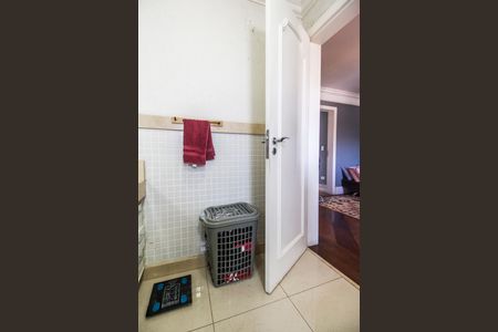 Casa de condomínio à venda com 695m², 5 quartos e 6 vagas Casa de condomínio à venda com 695m², 5 quartos e 6 vagasBanheiro da Suíte 3