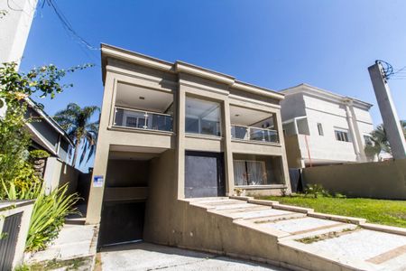 Casa de condomínio à venda com 695m², 5 quartos e 6 vagas Casa de condomínio à venda com 695m², 5 quartos e 6 vagasFachada