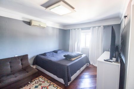 Casa de condomínio à venda com 695m², 5 quartos e 6 vagas Casa de condomínio à venda com 695m², 5 quartos e 6 vagasSuíte 3