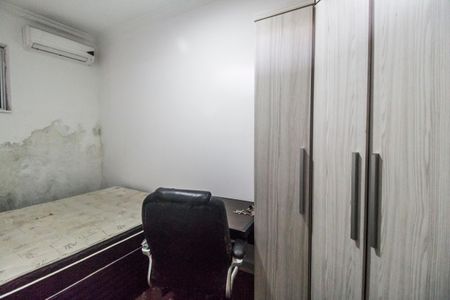 Casa de condomínio à venda com 695m², 5 quartos e 6 vagas Casa de condomínio à venda com 695m², 5 quartos e 6 vagasQuarto de Serviço