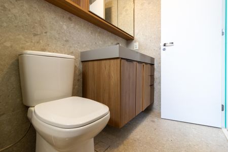 Apartamento à venda com 69m², 2 quartos e 1 vaga Apartamento à venda com 69m², 2 quartos e 1 vagaBanheiro da Suíte