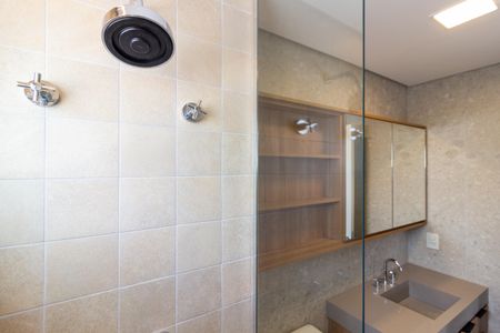 Apartamento à venda com 69m², 2 quartos e 1 vaga Apartamento à venda com 69m², 2 quartos e 1 vagaBanheiro da Suíte