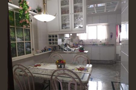 Apartamento à venda com 180m², 3 quartos e 3 vagas