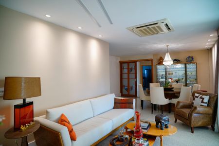 Apartamento à venda com 230m², 4 quartos e 4 vagasSala