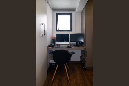 Apartamento à venda com 78m², 1 quarto e 2 vagas Apartamento à venda com 78m², 1 quarto e 2 vagasEscritório