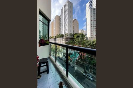 Apartamento à venda com 78m², 1 quarto e 2 vagas Apartamento à venda com 78m², 1 quarto e 2 vagasVaranda