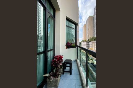 Apartamento à venda com 78m², 1 quarto e 2 vagas Apartamento à venda com 78m², 1 quarto e 2 vagasVaranda