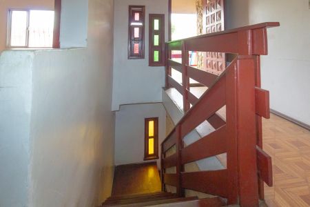 Casa à venda com 289m², 5 quartos e 3 vagas Casa à venda com 289m², 5 quartos e 3 vagasCorredor de entrada