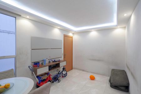 Sala de apartamento à venda com 2 quartos, 44m² em Cabral, Contagem