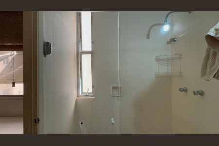 Apartamento para alugar com 178m², 3 quartos e 1 vaga Apartamento para alugar com 178m², 3 quartos e 1 vagaBanheiro da Suíte 1