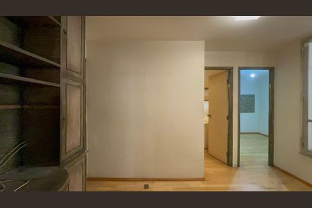 Apartamento para alugar com 178m², 3 quartos e 1 vaga Apartamento para alugar com 178m², 3 quartos e 1 vagaLiving