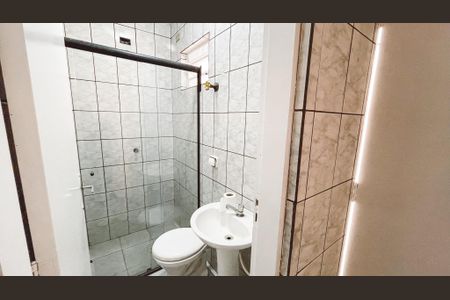 Casa à venda com 200m², 2 quartos e 1 vaga Casa à venda com 200m², 2 quartos e 1 vagaBanheiro