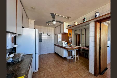 Apartamento para alugar com 210m², 3 quartos e 4 vagas Apartamento para alugar com 210m², 3 quartos e 4 vagasCozinha