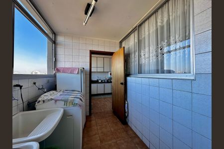 Apartamento para alugar com 210m², 3 quartos e 4 vagas Apartamento para alugar com 210m², 3 quartos e 4 vagasÁrea de Serviço