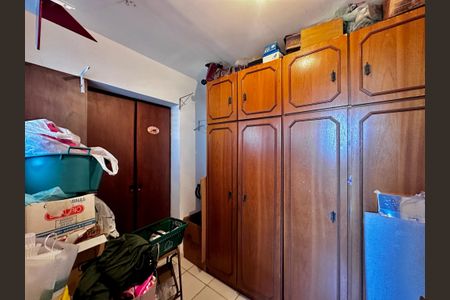 Apartamento para alugar com 210m², 3 quartos e 4 vagas Apartamento para alugar com 210m², 3 quartos e 4 vagasQuarto de Serviço