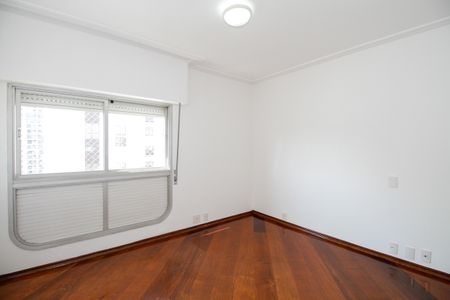 Apartamento para alugar com 150m², 3 quartos e 2 vagasSuíte 2