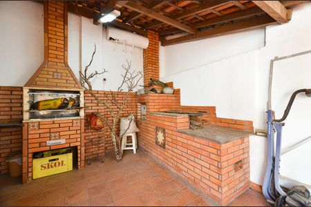 Casa à venda com 400m², 5 quartos e 2 vagasÁrea externa - Churrasqueira