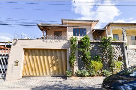 Fachada de casa para alugar com 5 quartos, 400m² em Santa Tereza, Belo Horizonte