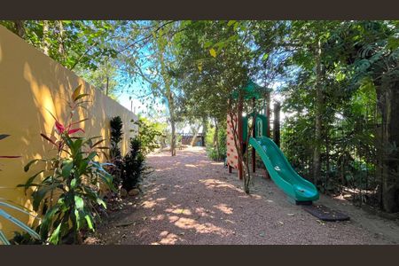 Casa de condomínio à venda com 177m², 3 quartos e 2 vagas Casa de condomínio à venda com 177m², 3 quartos e 2 vagasÁrea Externa