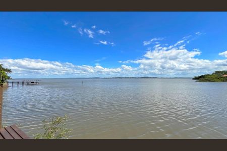 Casa de condomínio à venda com 177m², 3 quartos e 2 vagas Casa de condomínio à venda com 177m², 3 quartos e 2 vagasVista