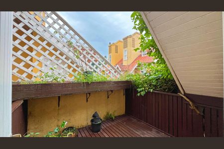 Casa de condomínio à venda com 177m², 3 quartos e 2 vagas Casa de condomínio à venda com 177m², 3 quartos e 2 vagasÁrea Externa