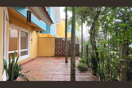 Casa de condomínio à venda com 177m², 3 quartos e 2 vagas Casa de condomínio à venda com 177m², 3 quartos e 2 vagasÁrea Externa