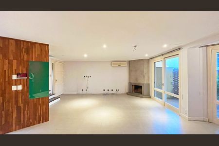 Casa de condomínio à venda com 177m², 3 quartos e 2 vagas Casa de condomínio à venda com 177m², 3 quartos e 2 vagasSala