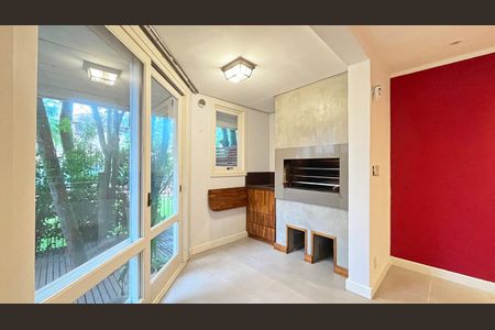 Casa de condomínio à venda com 177m², 3 quartos e 2 vagas Casa de condomínio à venda com 177m², 3 quartos e 2 vagasChurrasqueira