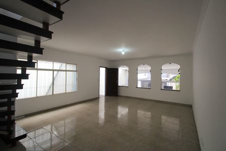 Casa para alugar com 153m², 3 quartos e 2 vagasSala