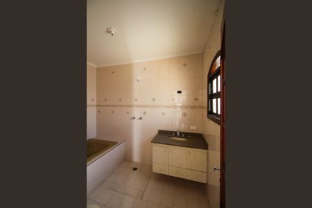 Casa para alugar com 153m², 3 quartos e 2 vagasBanheiro da Suíte