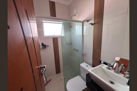Casa à venda com 250m², 3 quartos e 3 vagas Casa à venda com 250m², 3 quartos e 3 vagasBanheiro 2