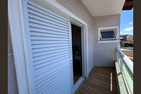 Casa à venda com 250m², 3 quartos e 3 vagas Casa à venda com 250m², 3 quartos e 3 vagasSacada Suíte