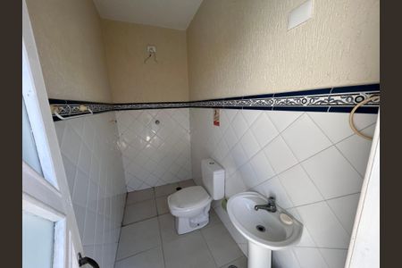Casa à venda com 250m², 3 quartos e 3 vagas Casa à venda com 250m², 3 quartos e 3 vagasBanheiro 4