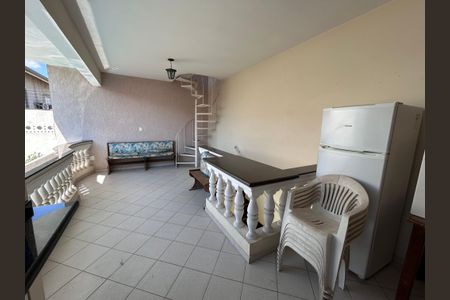 Casa à venda com 250m², 3 quartos e 3 vagas Casa à venda com 250m², 3 quartos e 3 vagasChurrasqueira