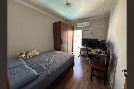 Casa à venda com 250m², 3 quartos e 3 vagas Casa à venda com 250m², 3 quartos e 3 vagasQuarto 1