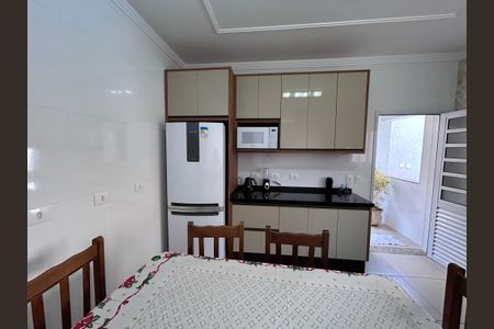 Casa à venda com 250m², 3 quartos e 3 vagas Casa à venda com 250m², 3 quartos e 3 vagasCozinha