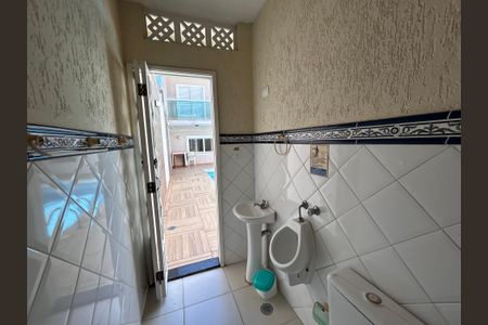 Casa à venda com 250m², 3 quartos e 3 vagas Casa à venda com 250m², 3 quartos e 3 vagasBanheiro 3