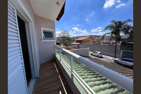 Casa à venda com 250m², 3 quartos e 3 vagas Casa à venda com 250m², 3 quartos e 3 vagasSacada Suíte
