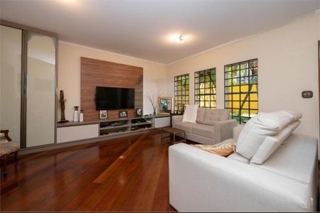 Casa à venda com 4 quartos, 284m² em Parque Colonial, São Paulo