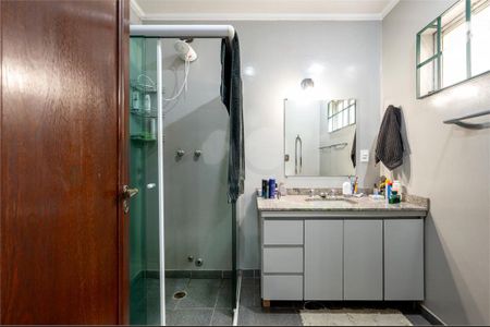 Casa à venda com 284m², 4 quartos e 4 vagas