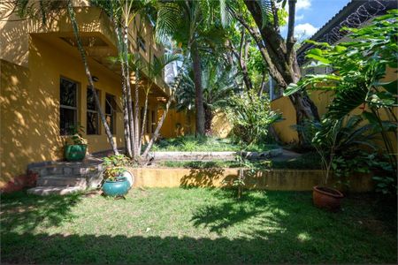 Casa à venda com 284m², 4 quartos e 4 vagas