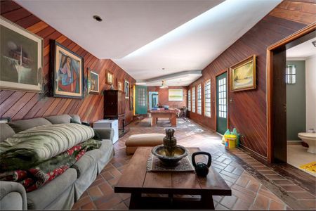 Casa à venda com 284m², 4 quartos e 4 vagas