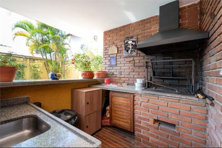 Casa à venda com 284m², 4 quartos e 4 vagas