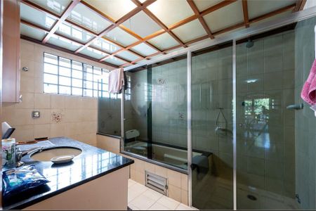 Casa à venda com 284m², 4 quartos e 4 vagas