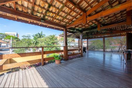 Casa à venda com 284m², 4 quartos e 4 vagas