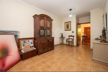 Casa à venda com 4 quartos, 284m² em Parque Colonial, São Paulo