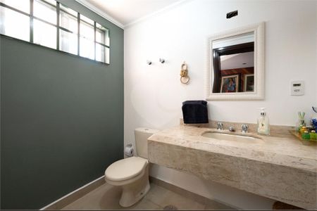 Casa à venda com 284m², 4 quartos e 4 vagas