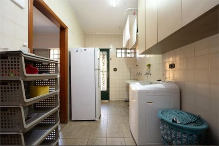 Casa à venda com 284m², 4 quartos e 4 vagas