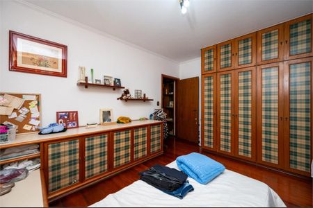 Casa à venda com 284m², 4 quartos e 4 vagas